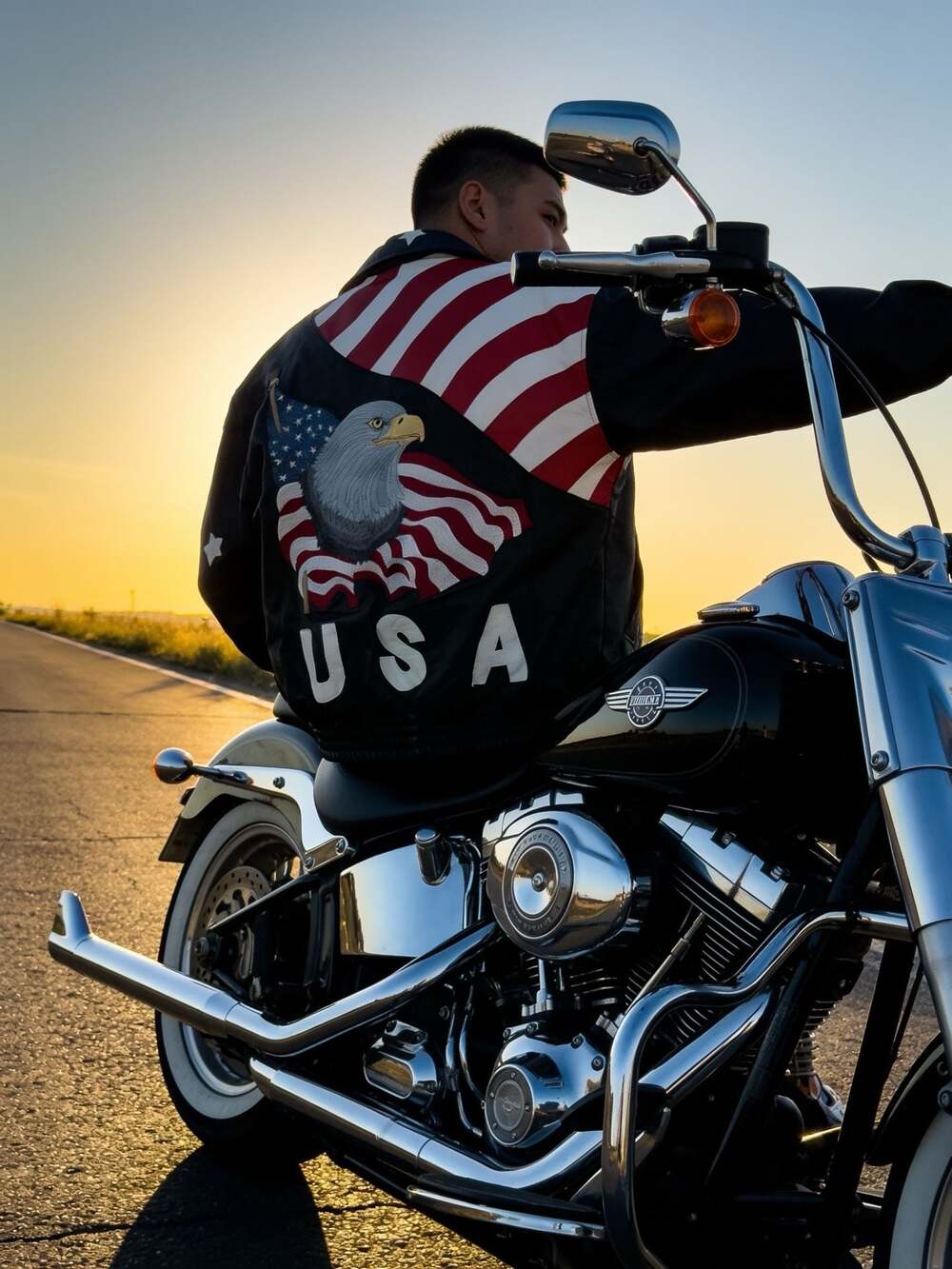 Vilanto Men's Vintage American Flag Bald Eagle Leather Motorcycle Bomber Jacket
